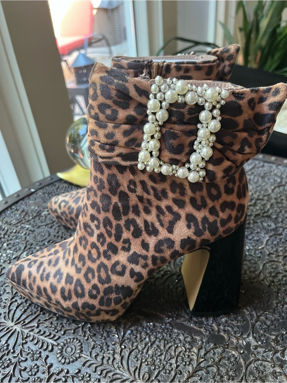 NEW BETSEY JOHNSON IDRIS LEOPARD BOOTIES 6 - Picture 5 of 10